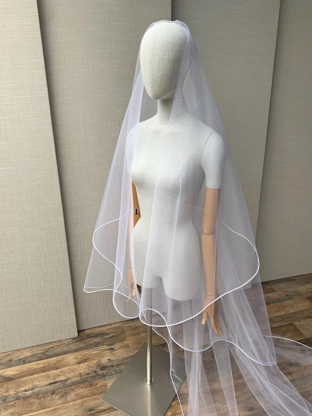 LIKE NEW Bridal Cathedral Veil - White Wedding Veil